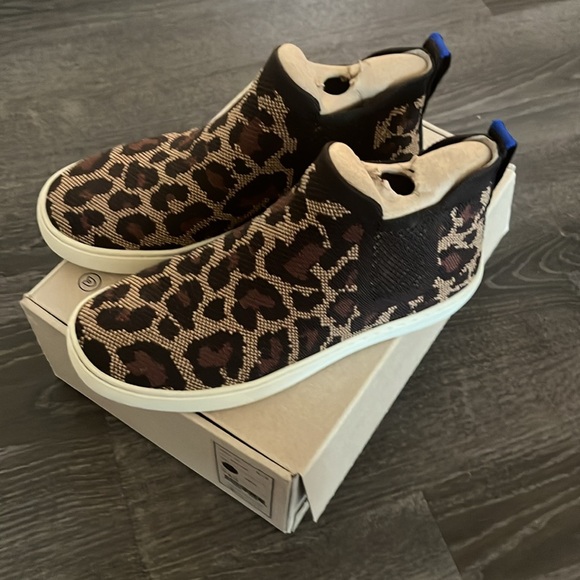 Rothys The Chelsea Leopard Print Wildcat High Top Sneaker Size 6.5 - Picture 2 of 9